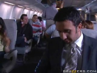 Passengers duke pasur quickie në një airplane!