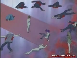 Hentai fata cu arma în ei gură devine greu inpulit