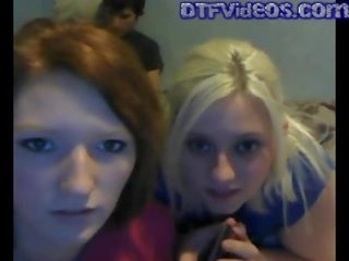 Webcam trio met 2 geil tiener kutjes