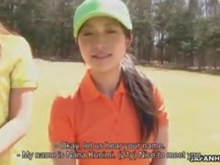 ब्यूटिफुल गोल्फ महिला nana kunimi बनाना एक mistake और अब वह